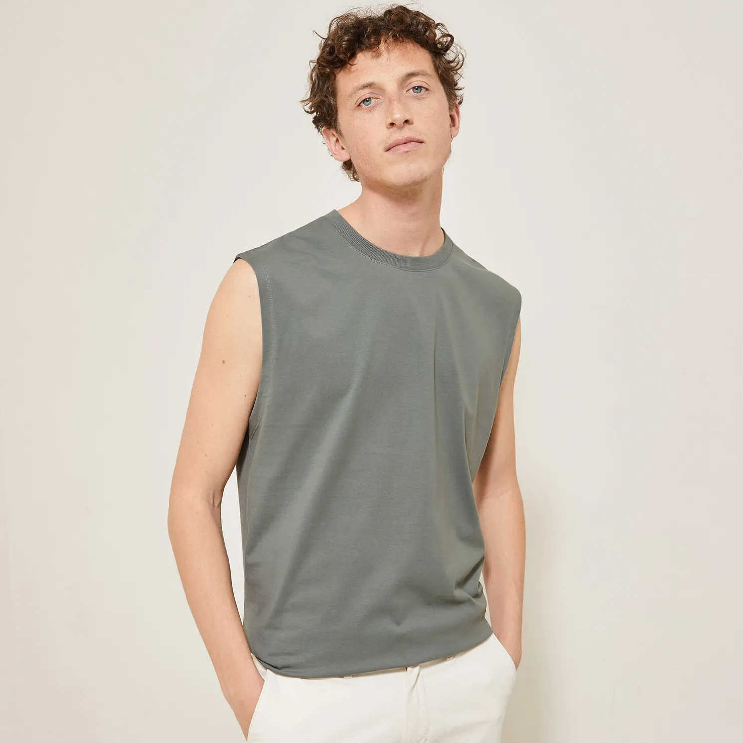 Effen mouwloos hemdje met ronde hals in katoen