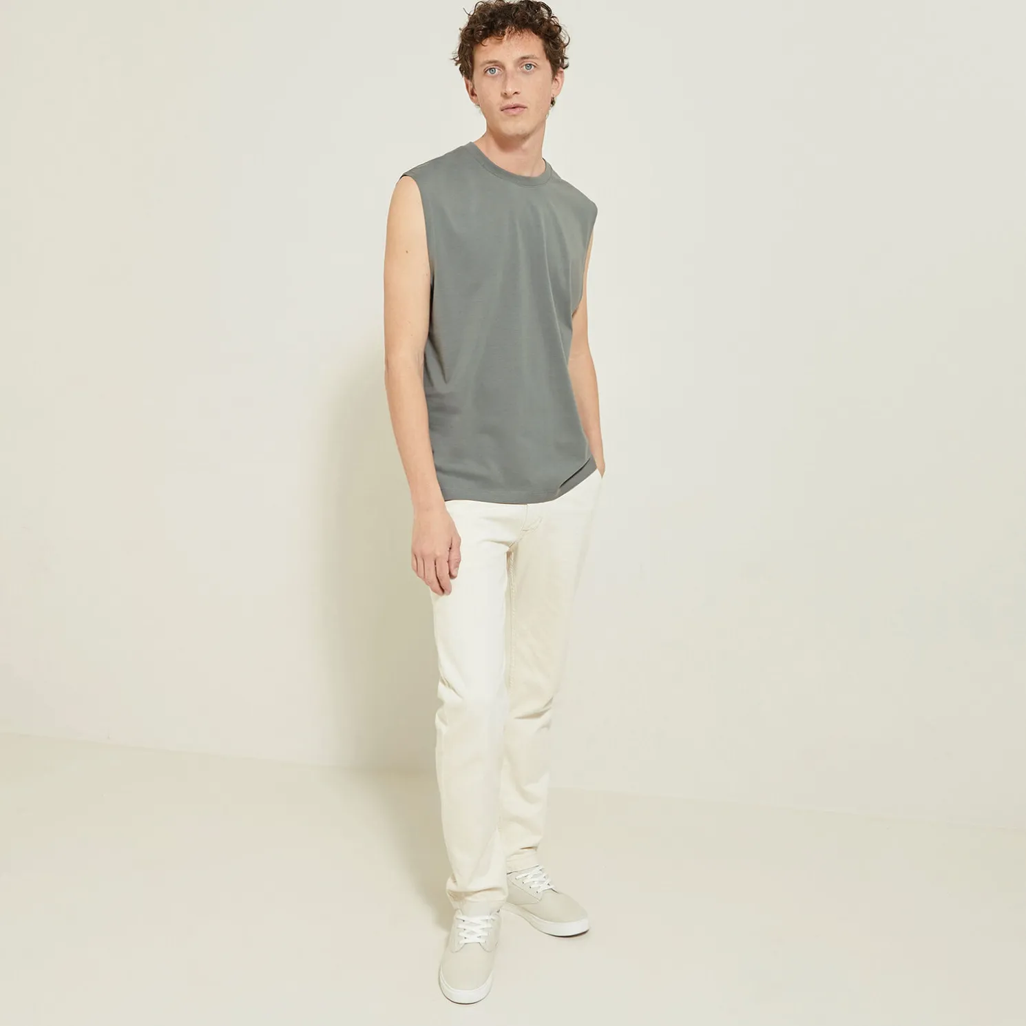 Effen mouwloos hemdje met ronde hals in katoen