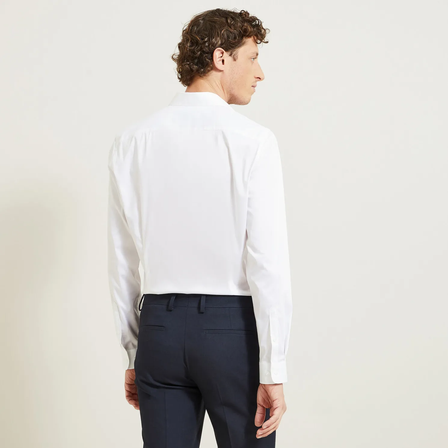 Extraslim effen hemd in gerecyclede polyamide