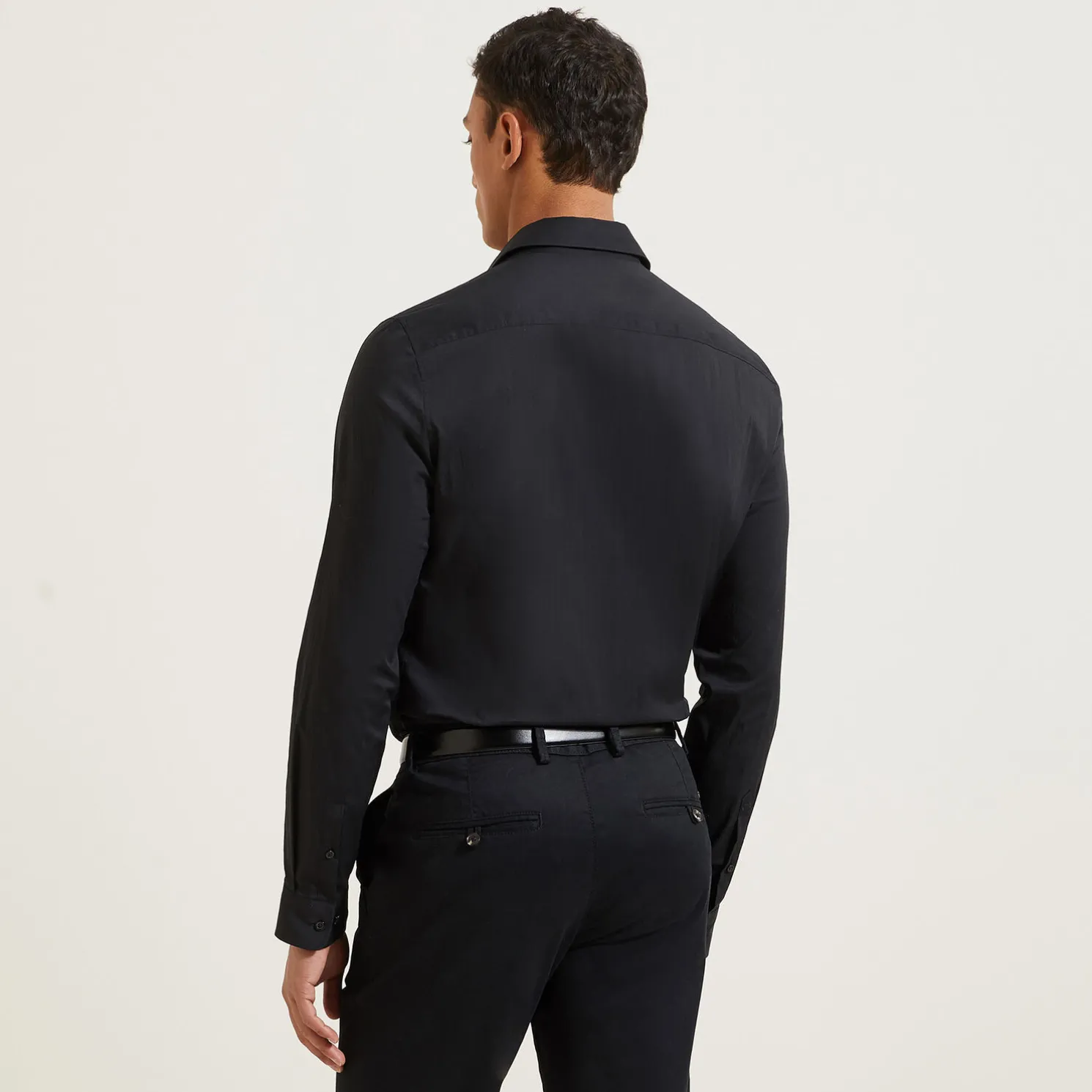 Extraslim effen hemd in gerecyclede polyamide