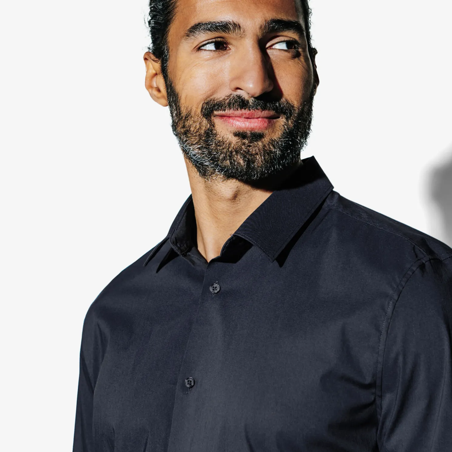 Extraslim effen hemd in gerecyclede polyamide