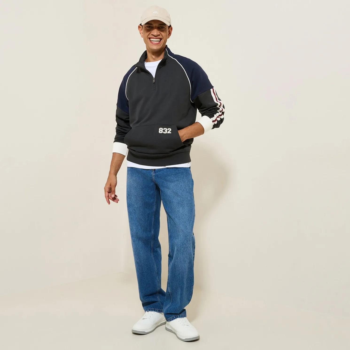 Iconische sweater 832 met opstaande ritskraag