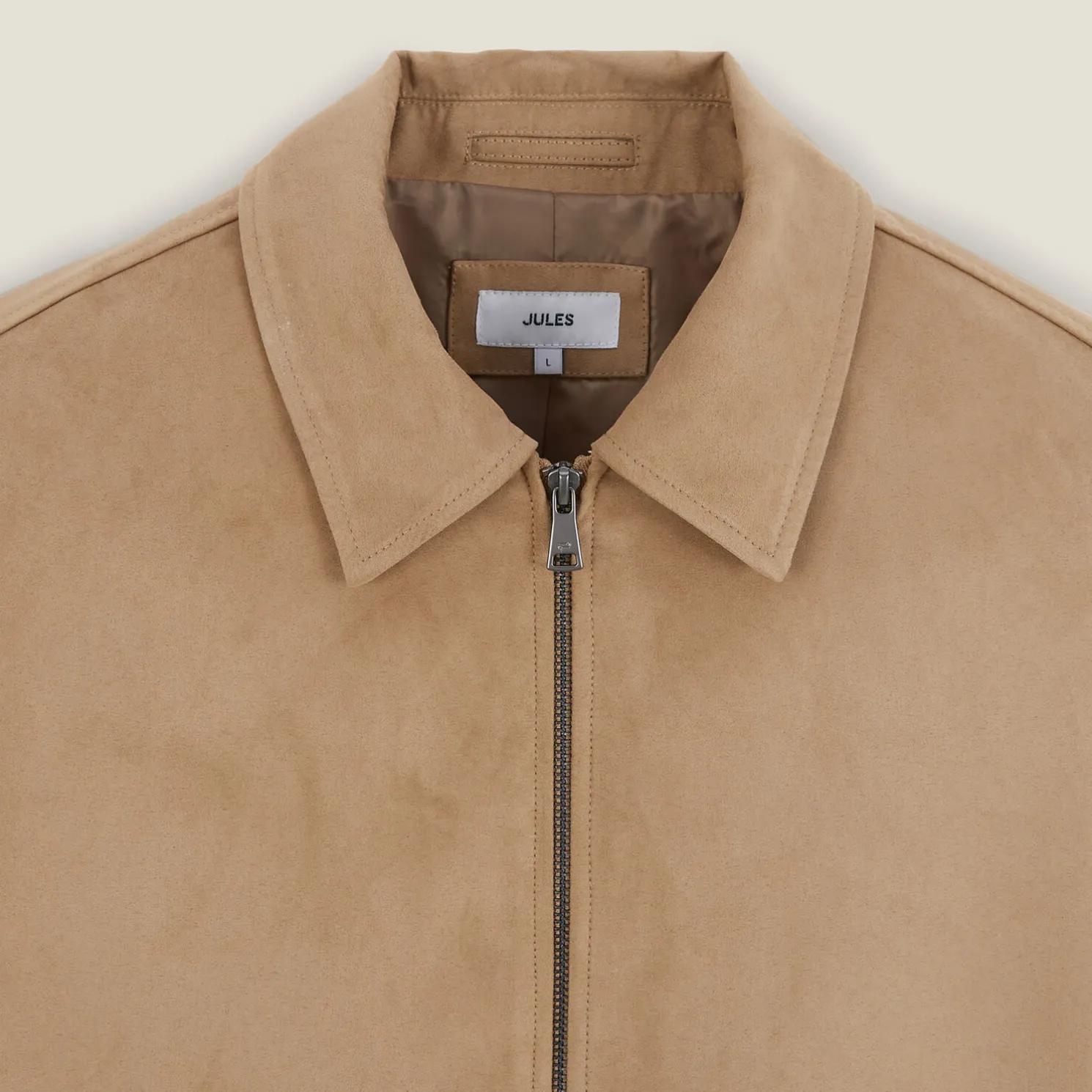 Jack met fluwelen aspect en hemdskraag