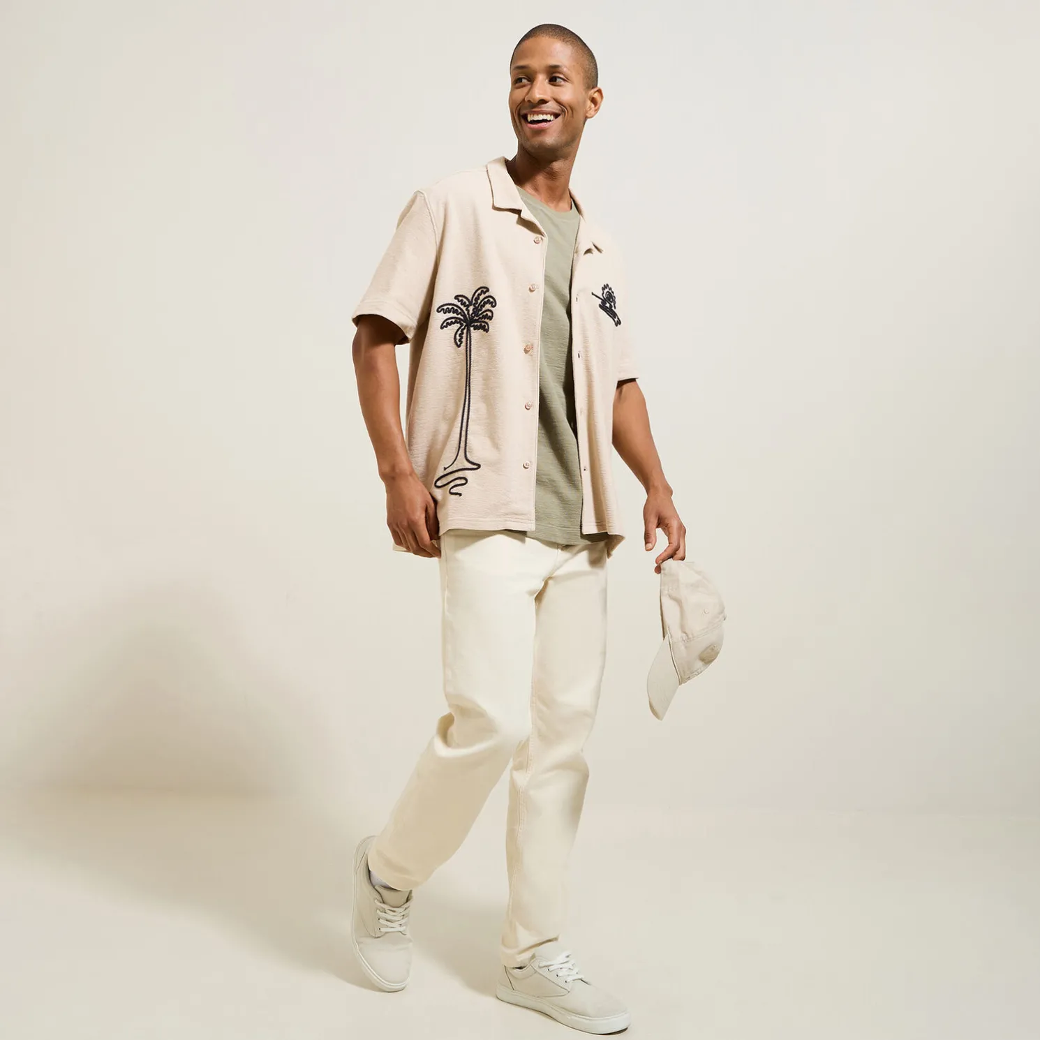 Katoenen hemdje met koordborduursel