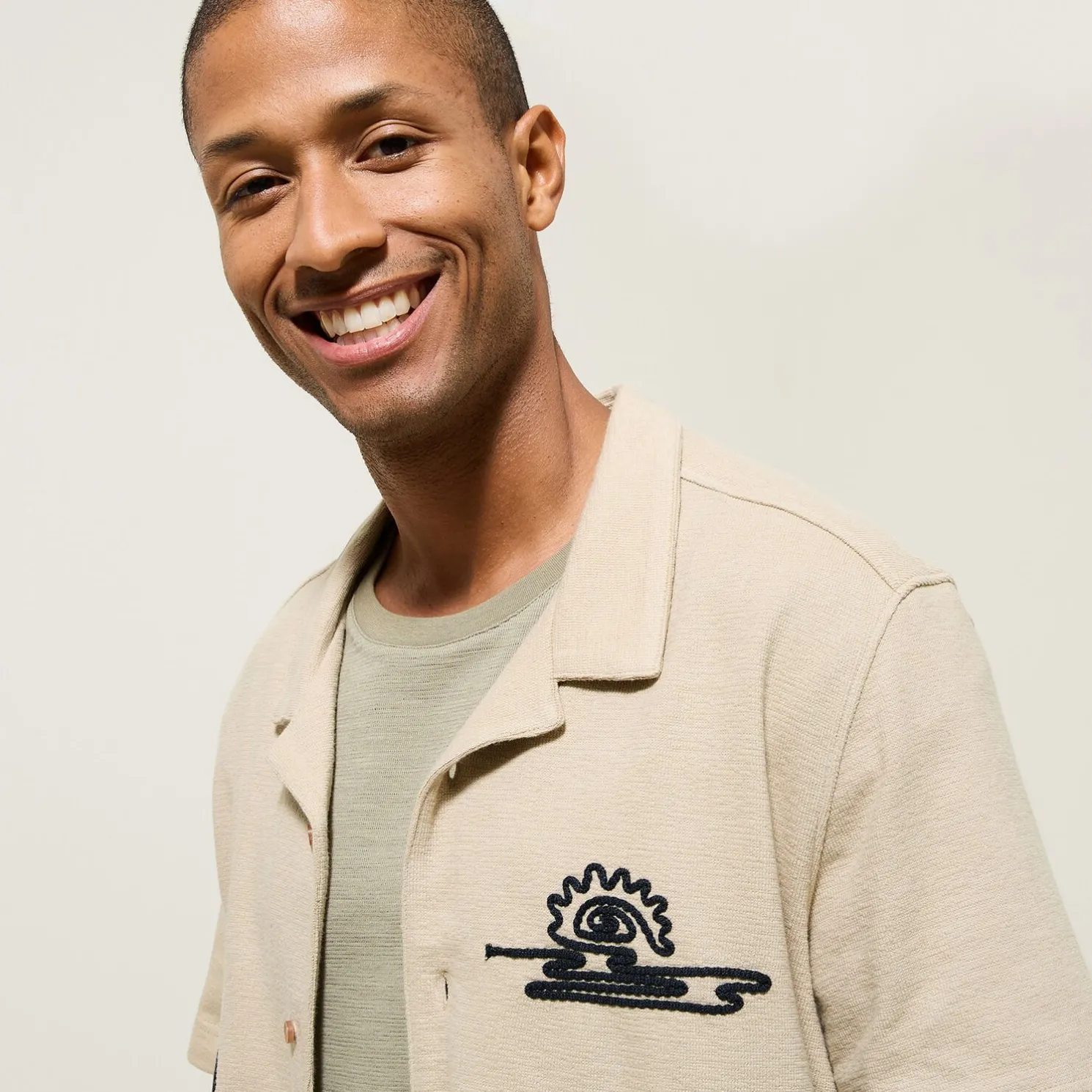 Katoenen hemdje met koordborduursel