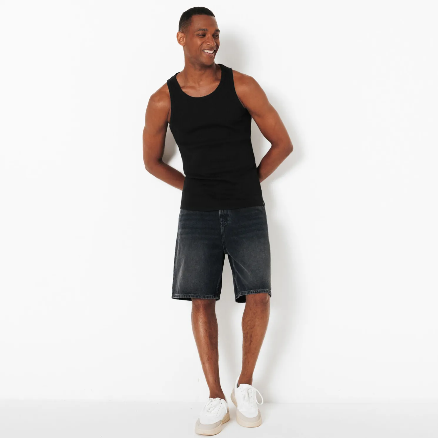 Mouwloos hemdje in 2x2 ribboord