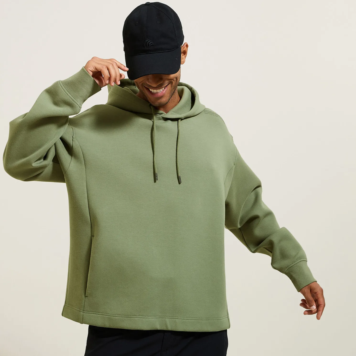 Rechtvallende oversized sweater met kap