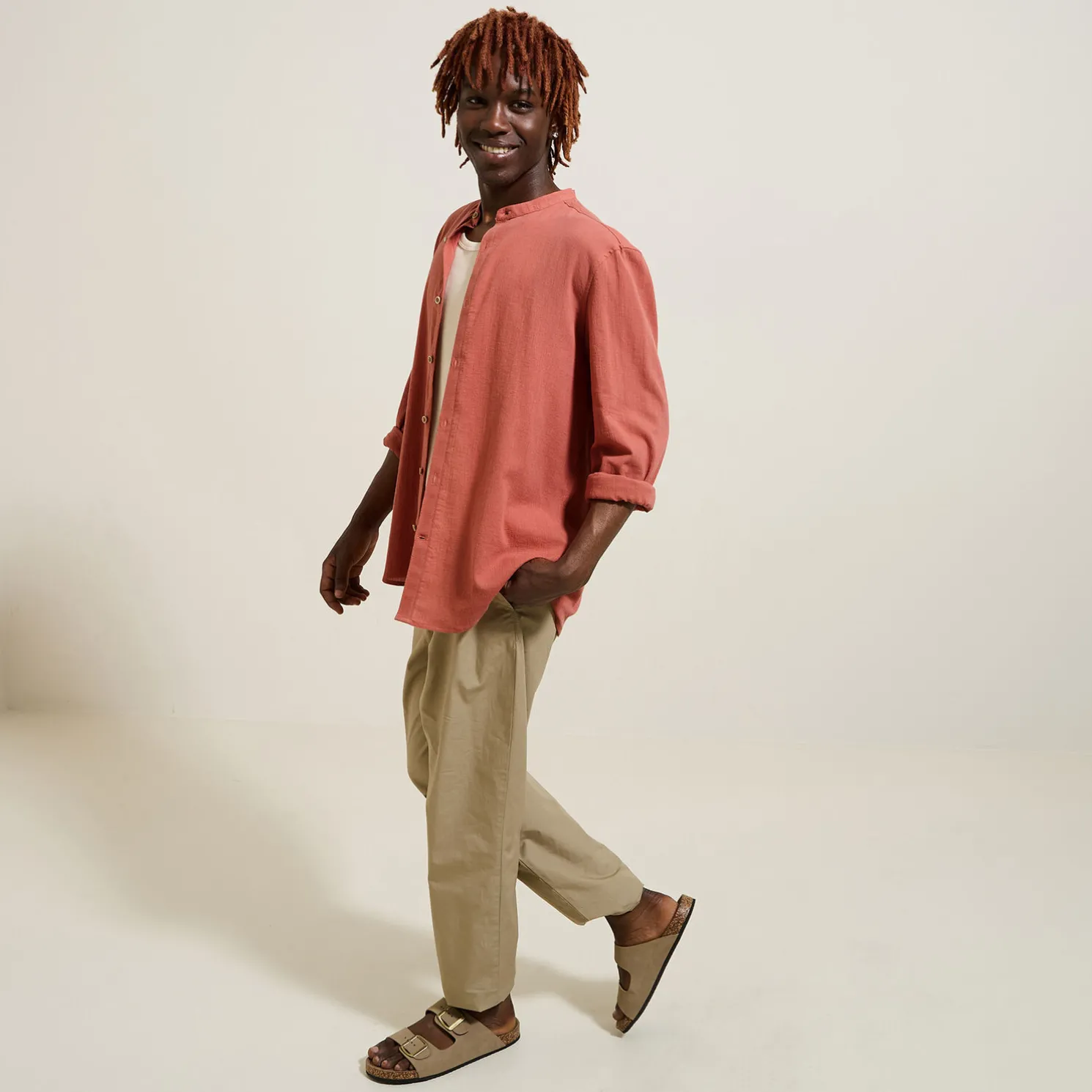 Regular effen hemd in gekreukte stof van katoen en