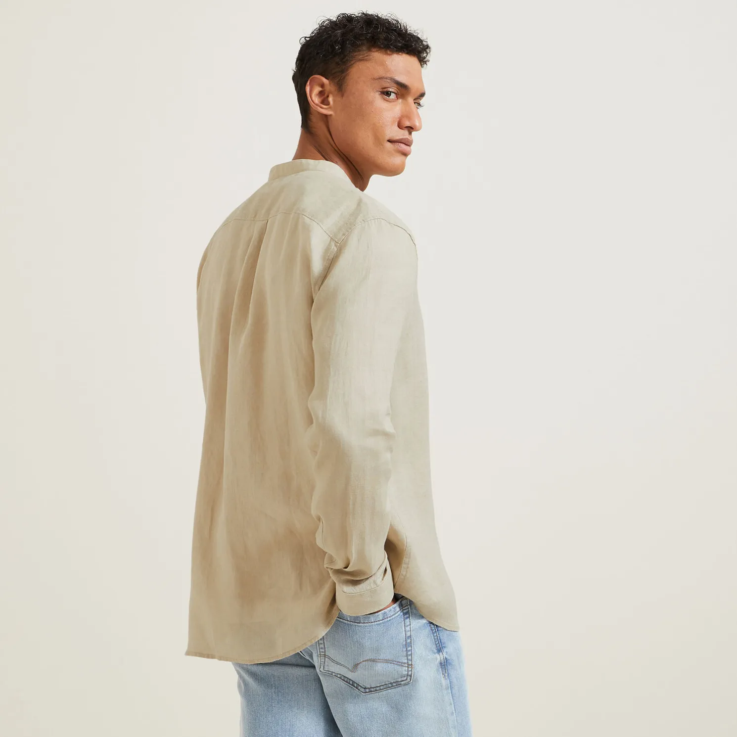 Regular effen hemd in linnen met mao-kraag