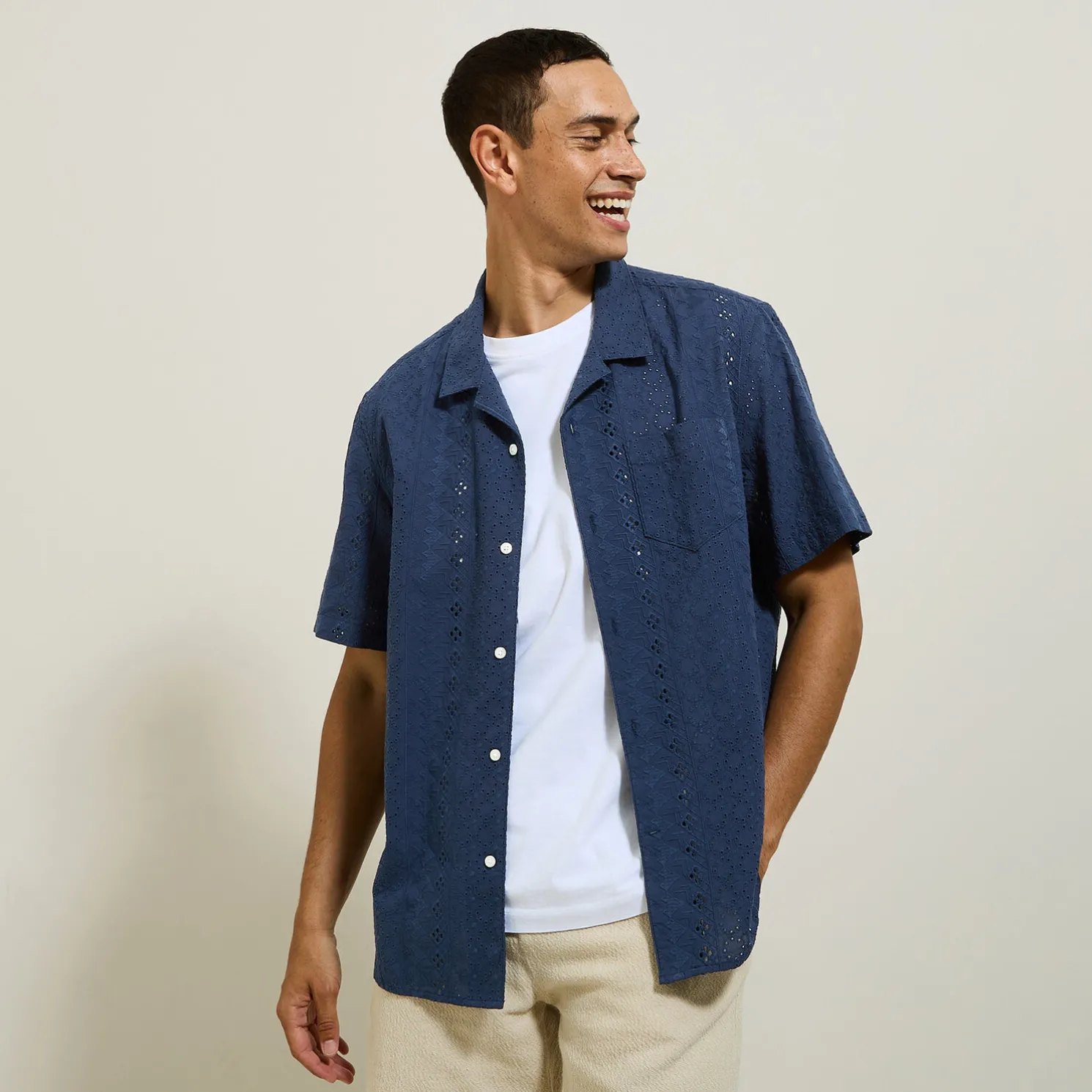 Regular effen hemdje met ajourborduursel