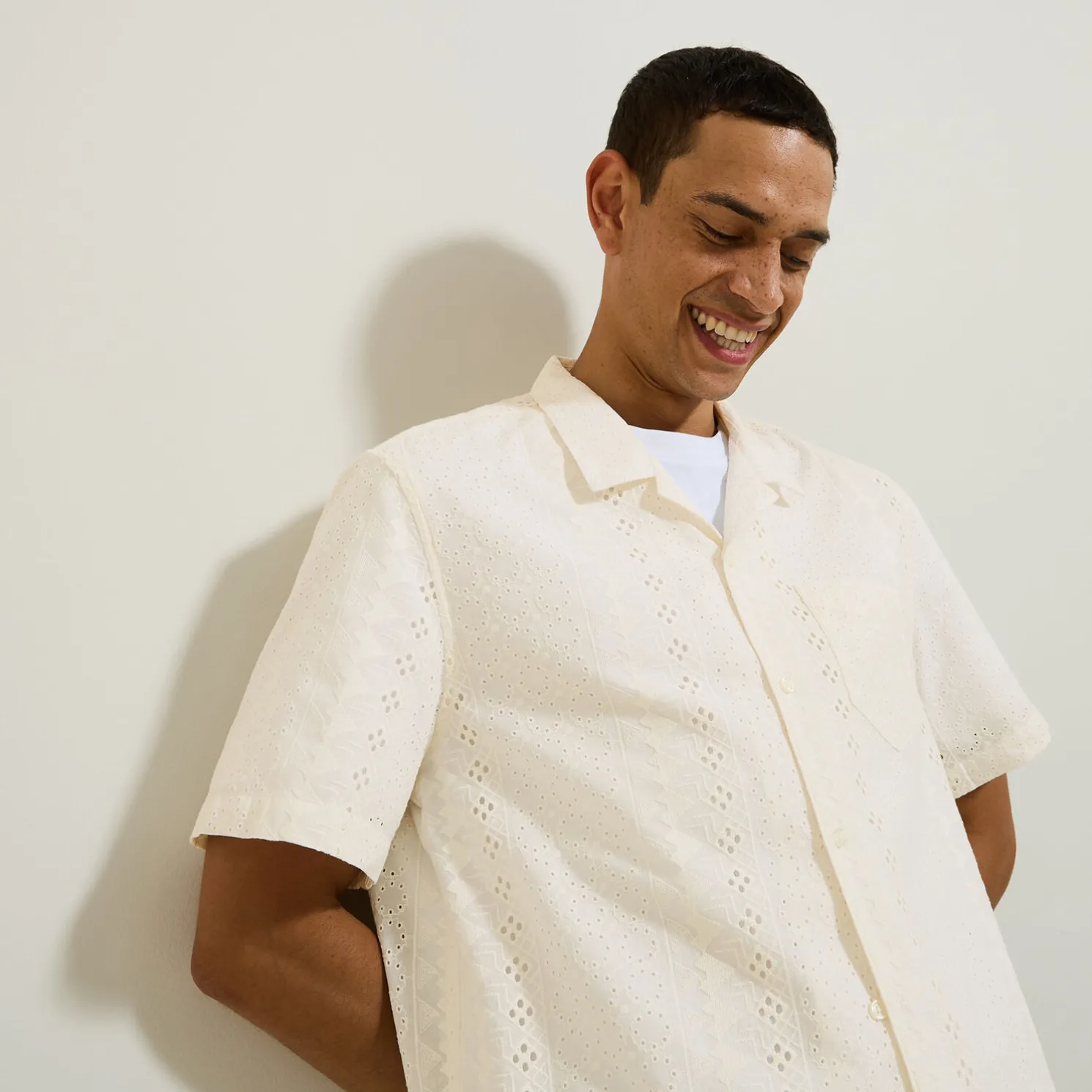 Regular effen hemdje met ajourborduursel