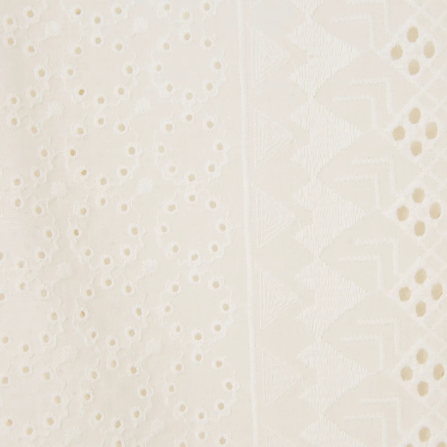 Regular effen hemdje met ajourborduursel