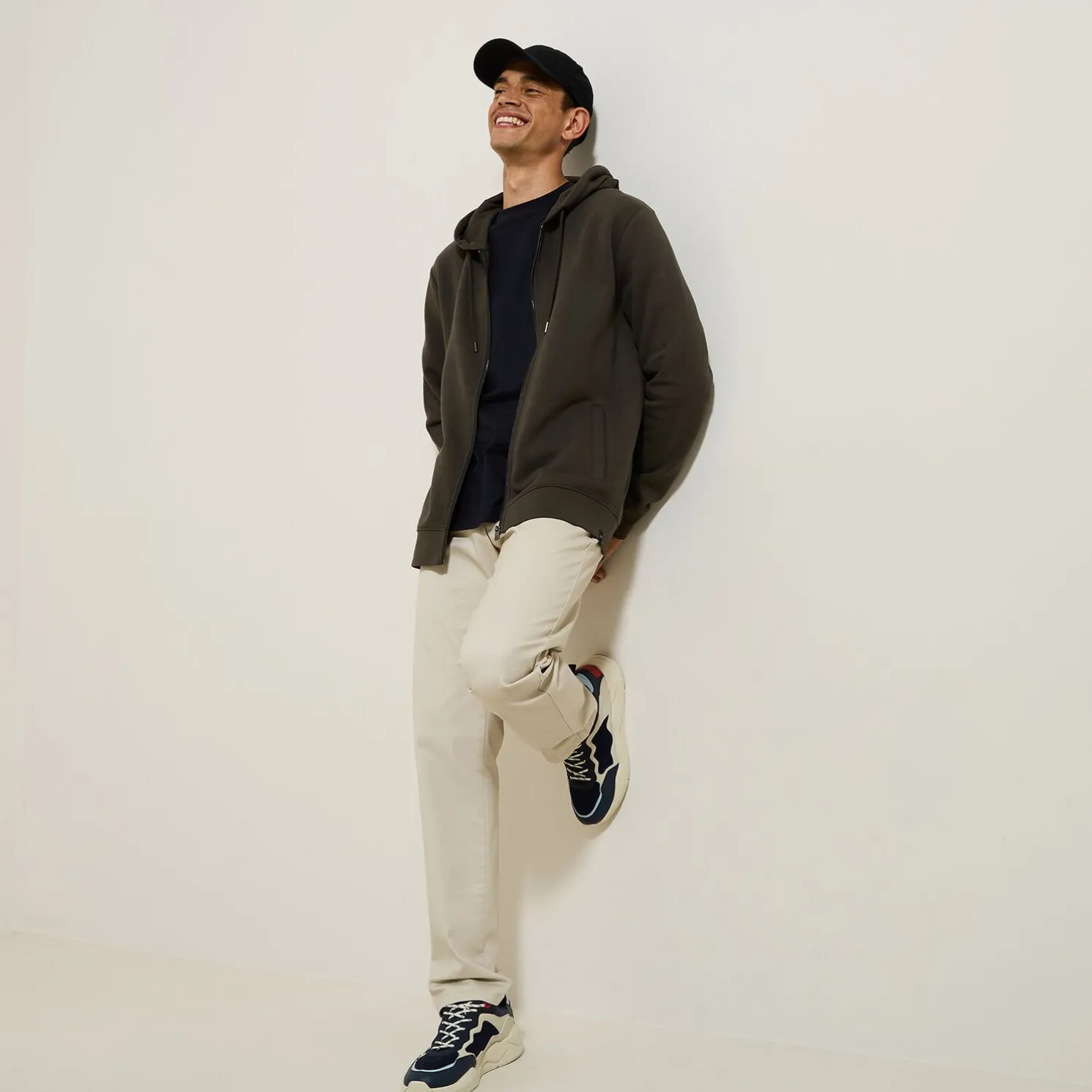 Sweater met kap en rits