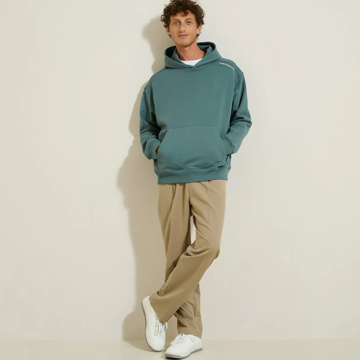 Sweater met kap, oversize snit en print op de kap