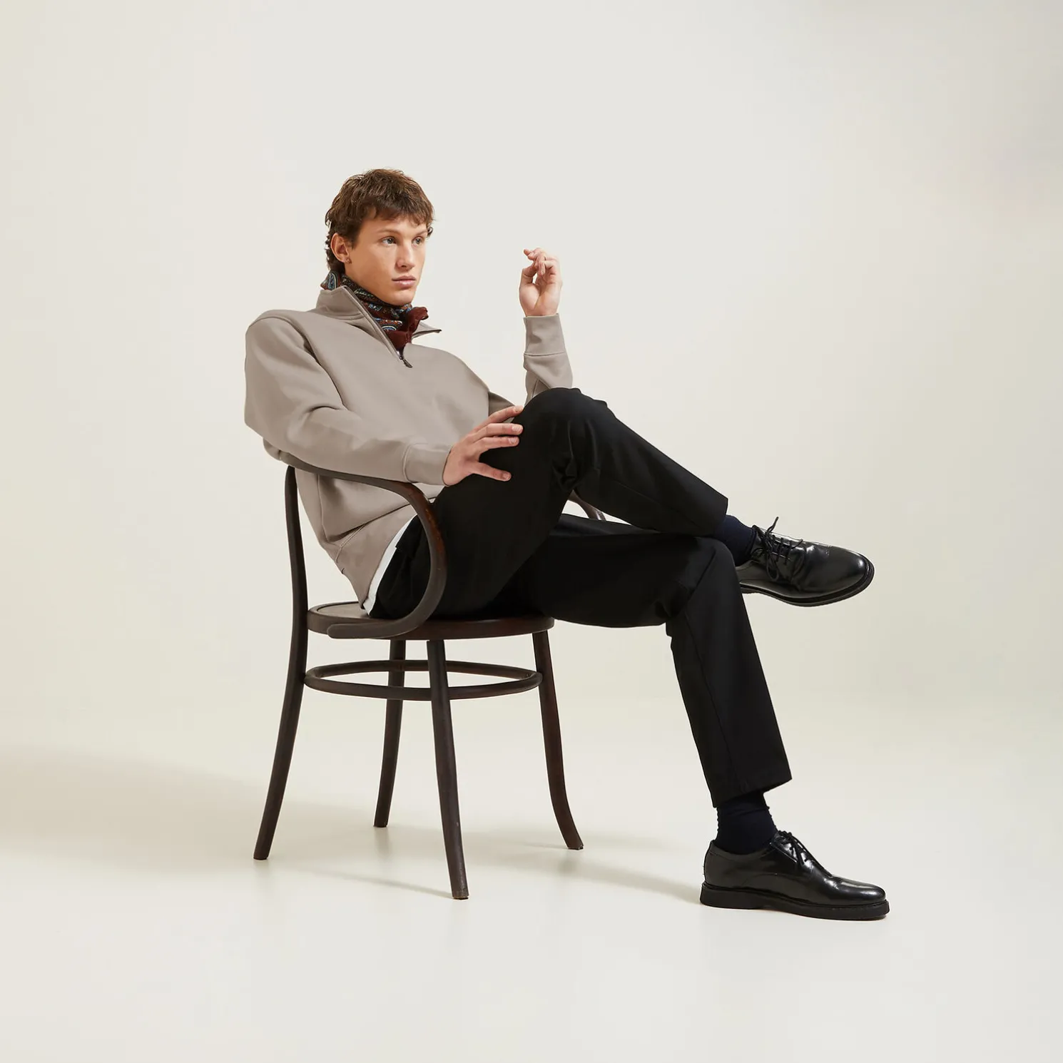 Sweater met opstaande ritskraag