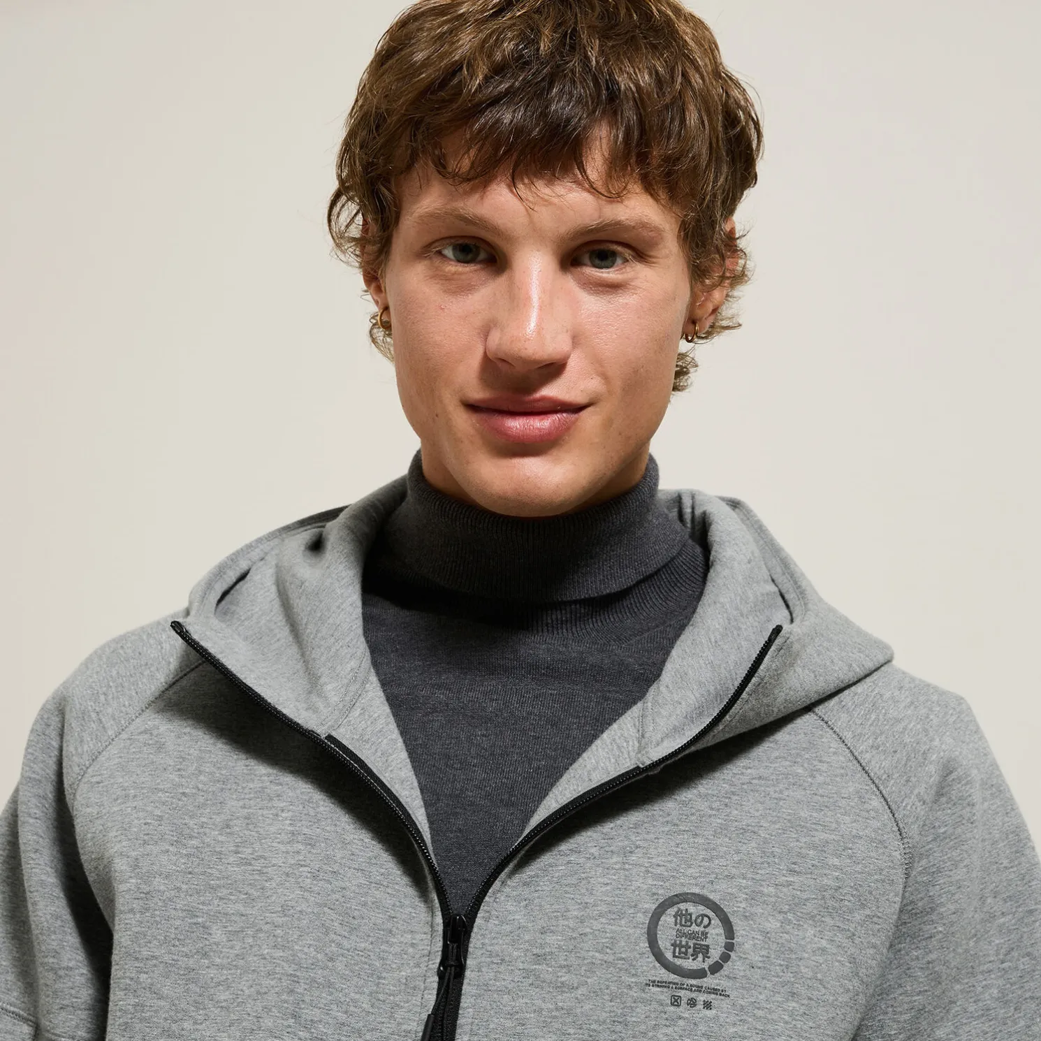 Sweater met rits en kap