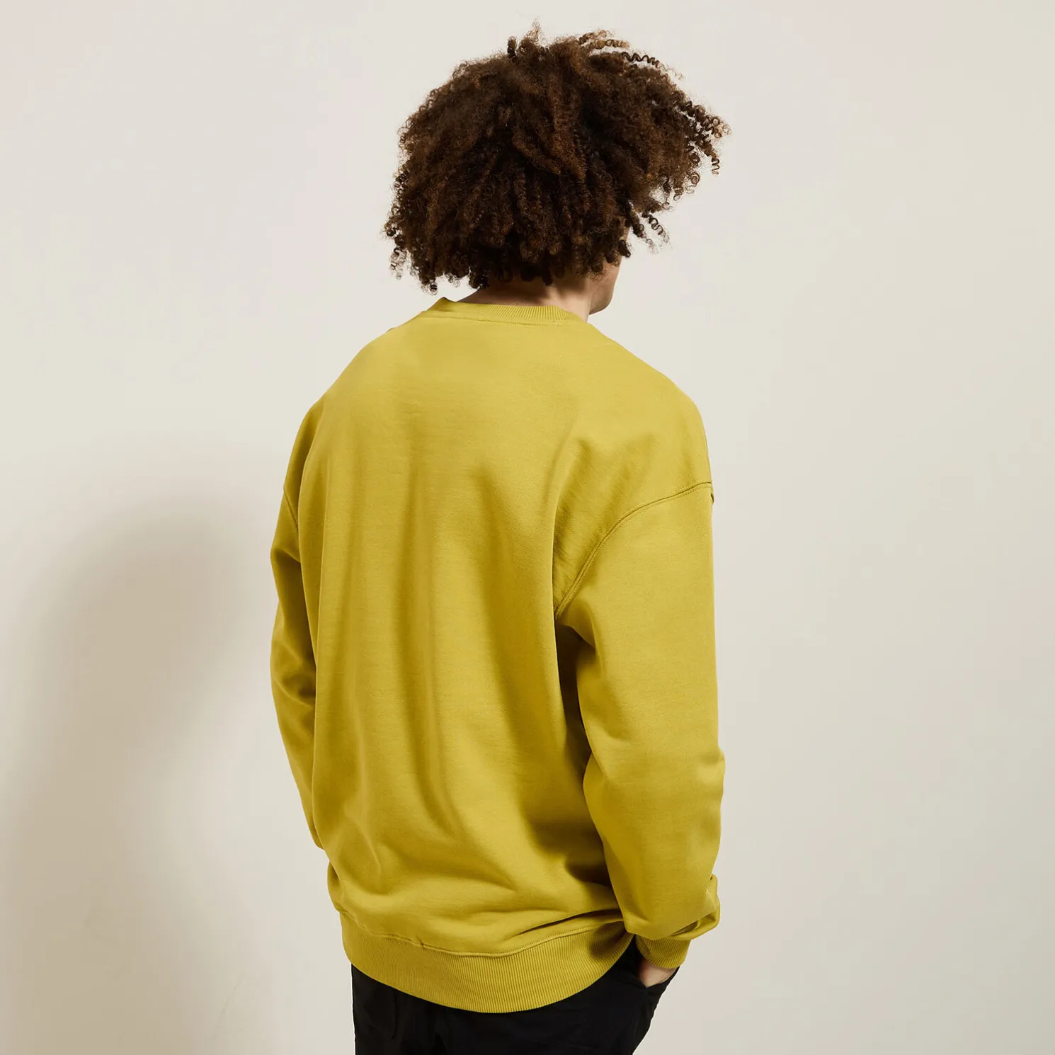 Sweater ronde hals, zak en afbeelding