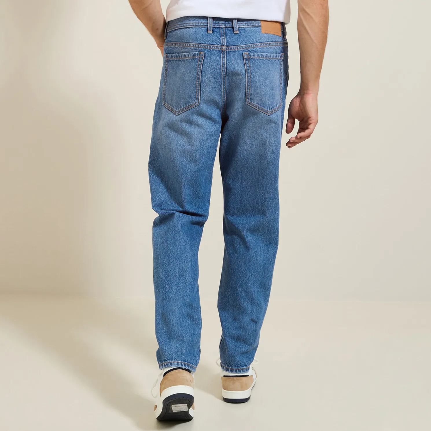 Tapered jeans