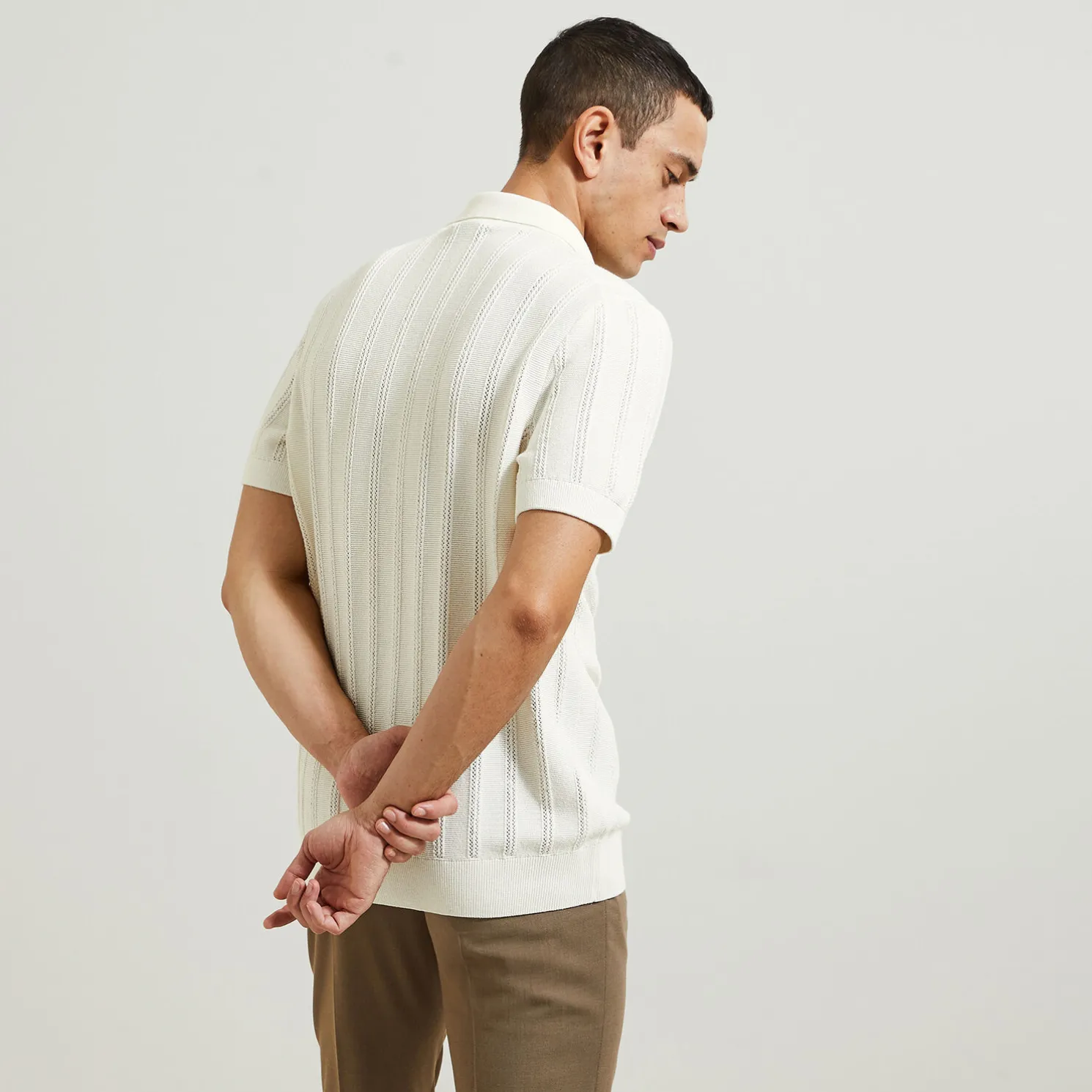 Trui met polokraag, korte mouwen en zigzagstructuu