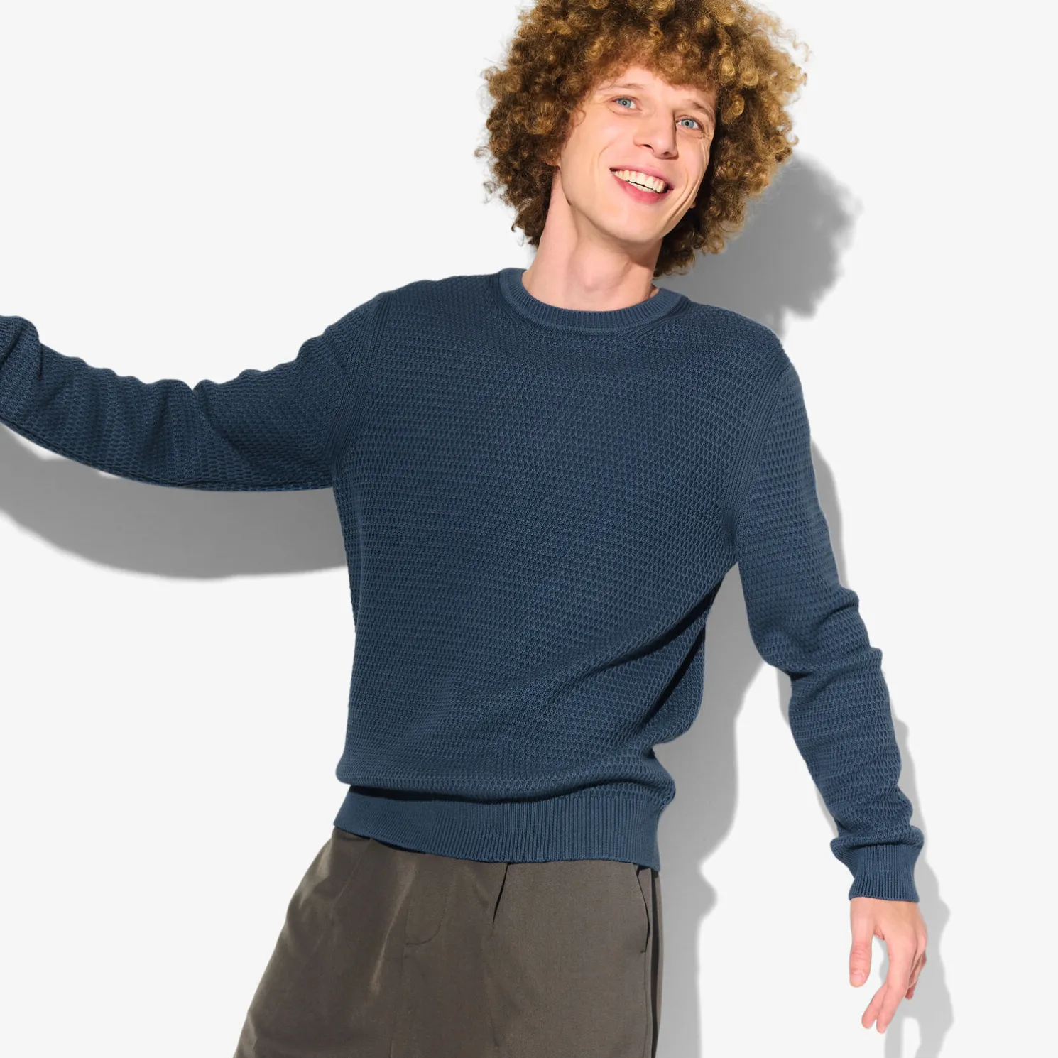 Trui met ronde hals en reliëfsteken