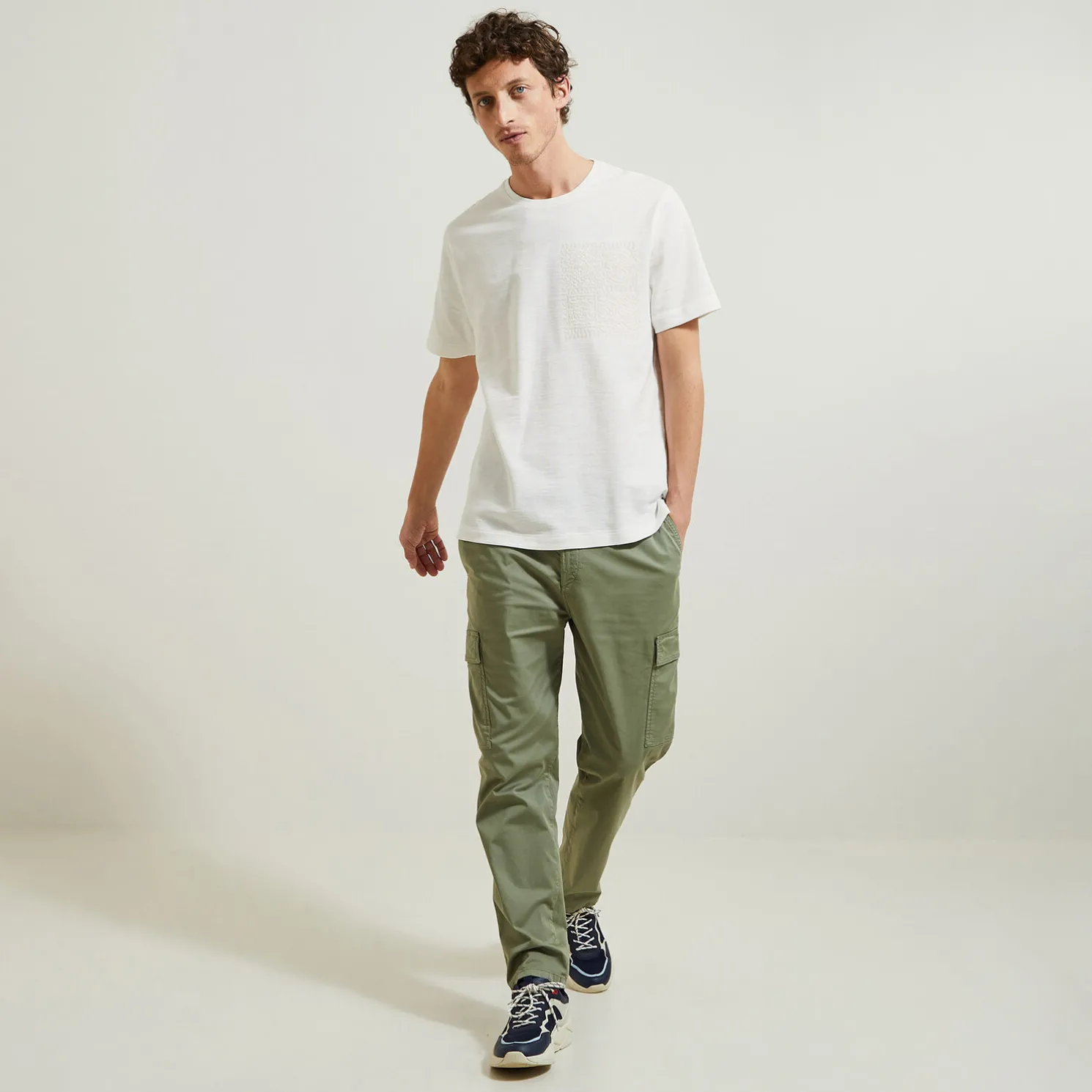 T-shirt in reliëfstof met macramédetailsn