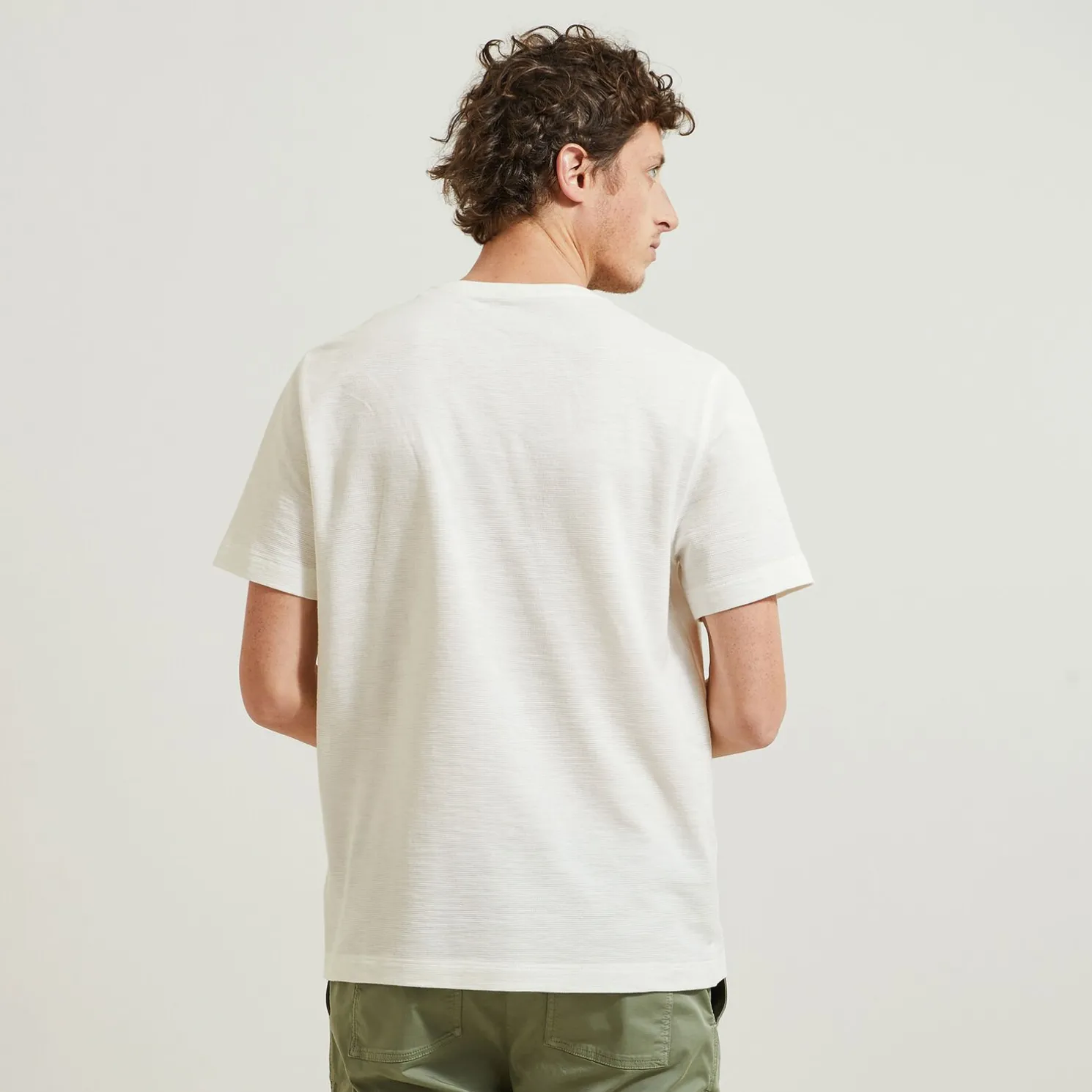 T-shirt in reliëfstof met macramédetailsn