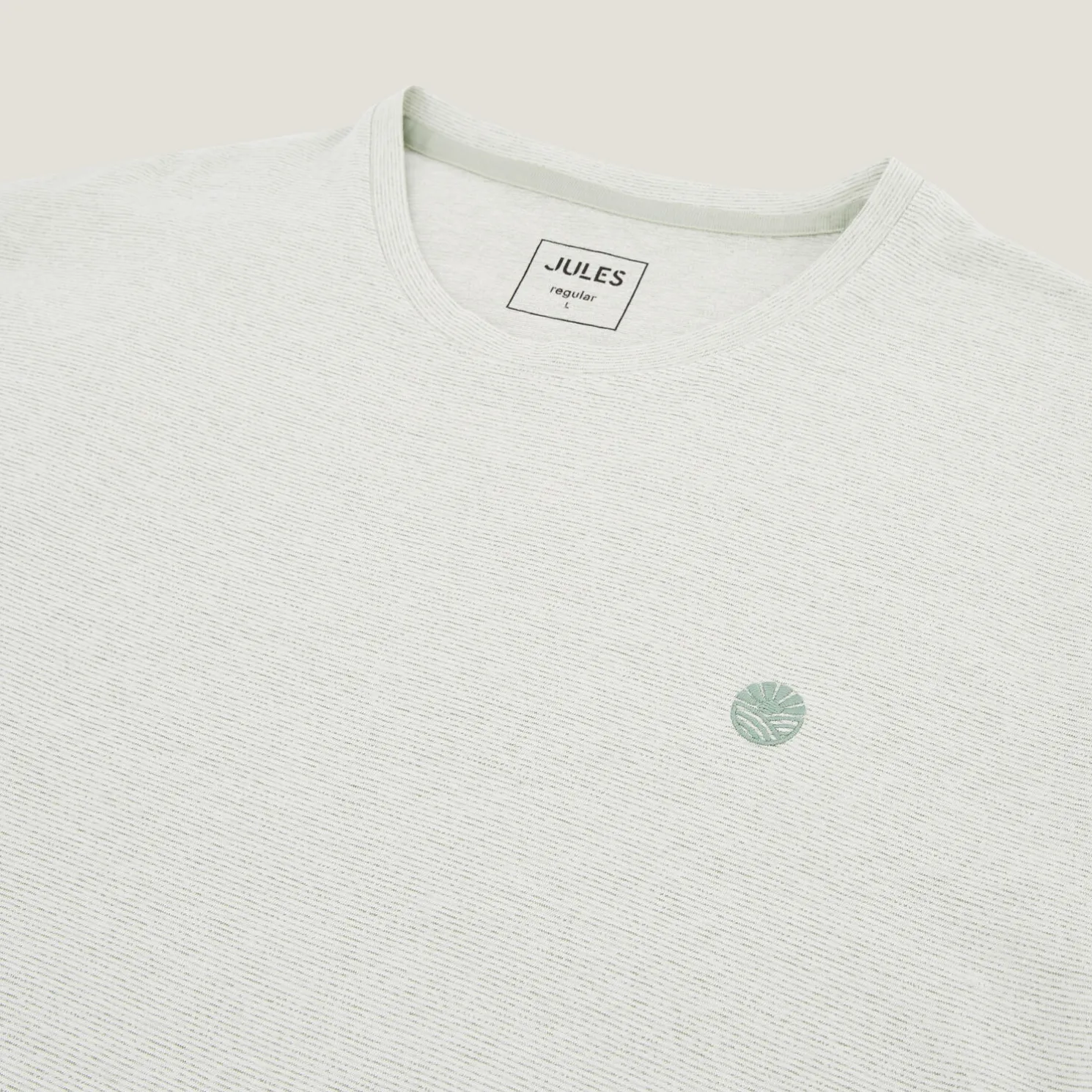 T-shirt met microstrepen en borduursel op de borst