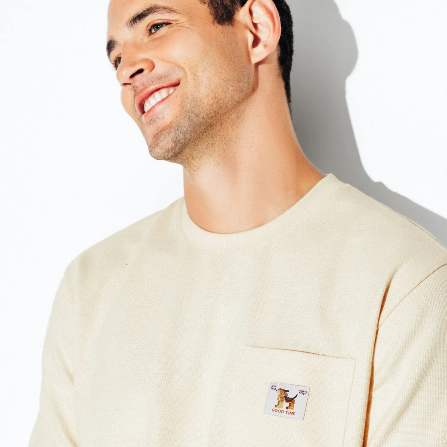 T-shirt met ronde hals in reliëfstof