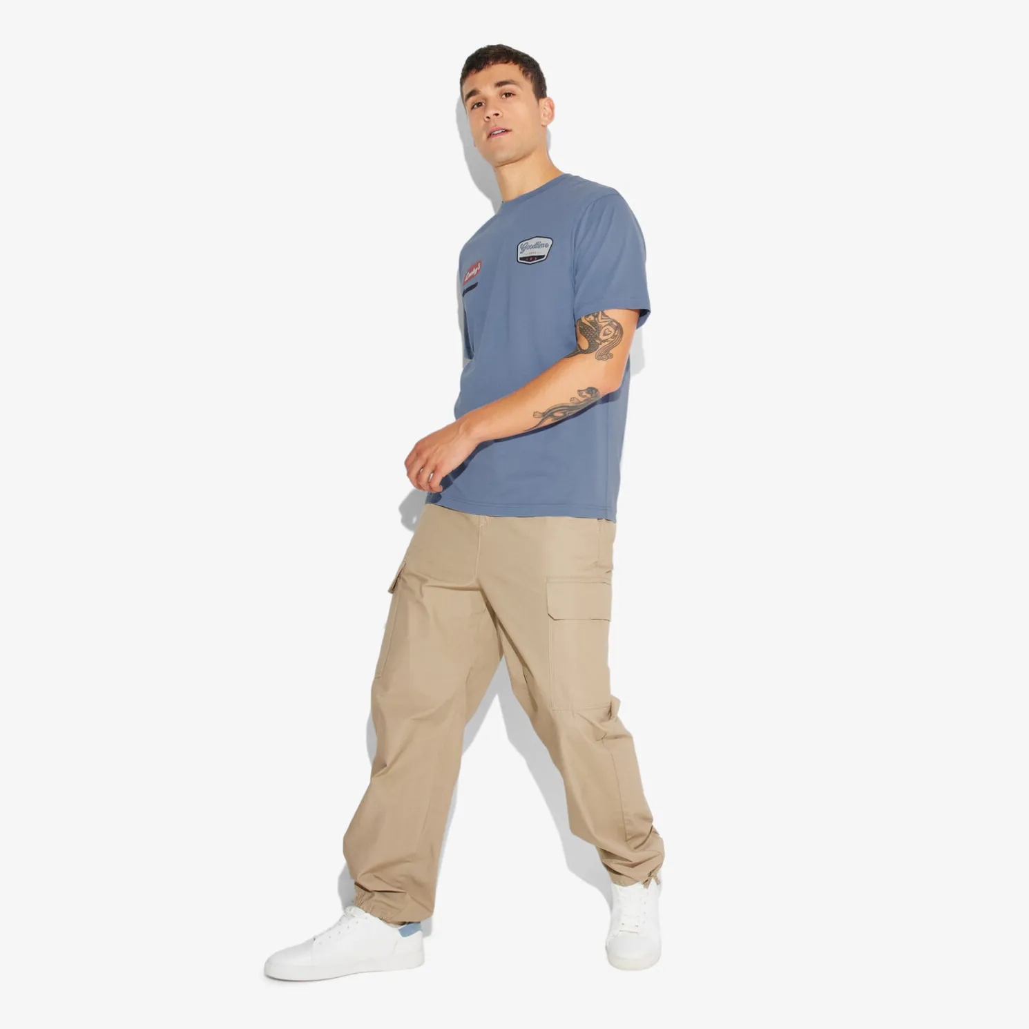 T-shirt met ronde hals en willekeurige print