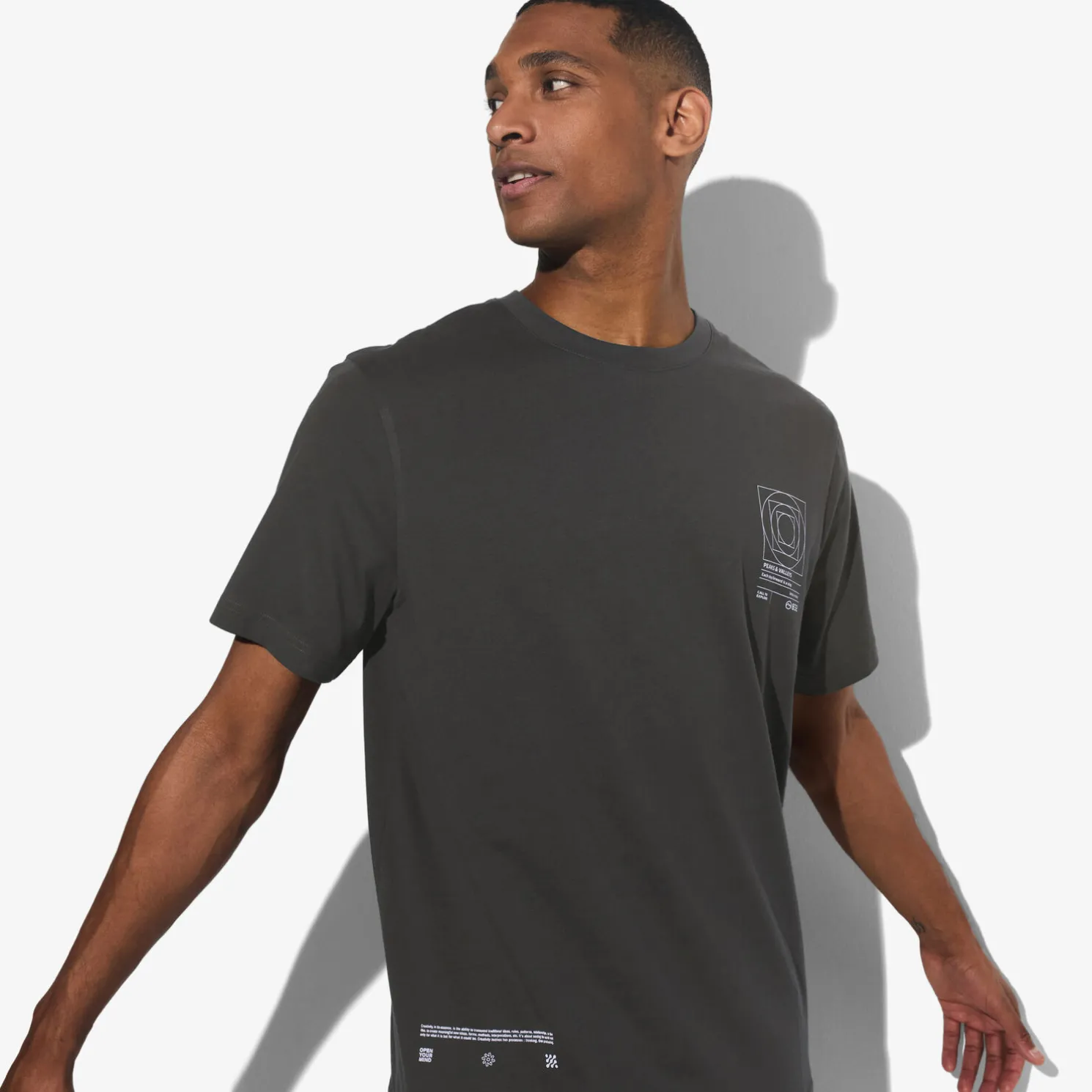 T-shirt met ronde hals en willekeurige print