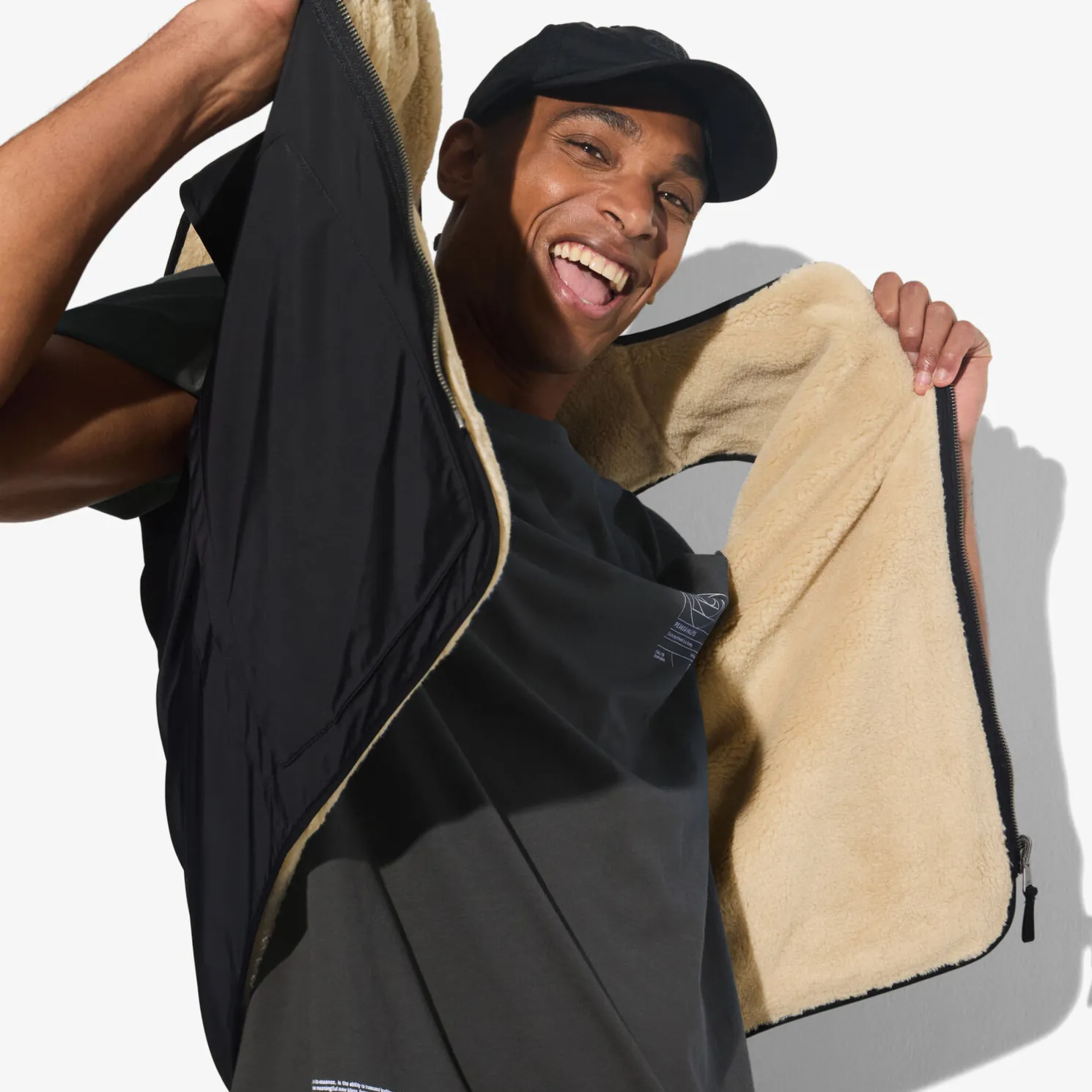 T-shirt met ronde hals en willekeurige print